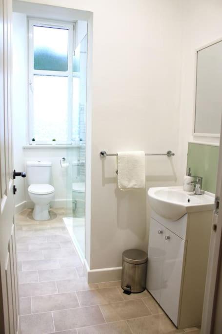 Flat 12A - Central, Modern, Bright Apartment With Free Wifi Oban Esterno foto