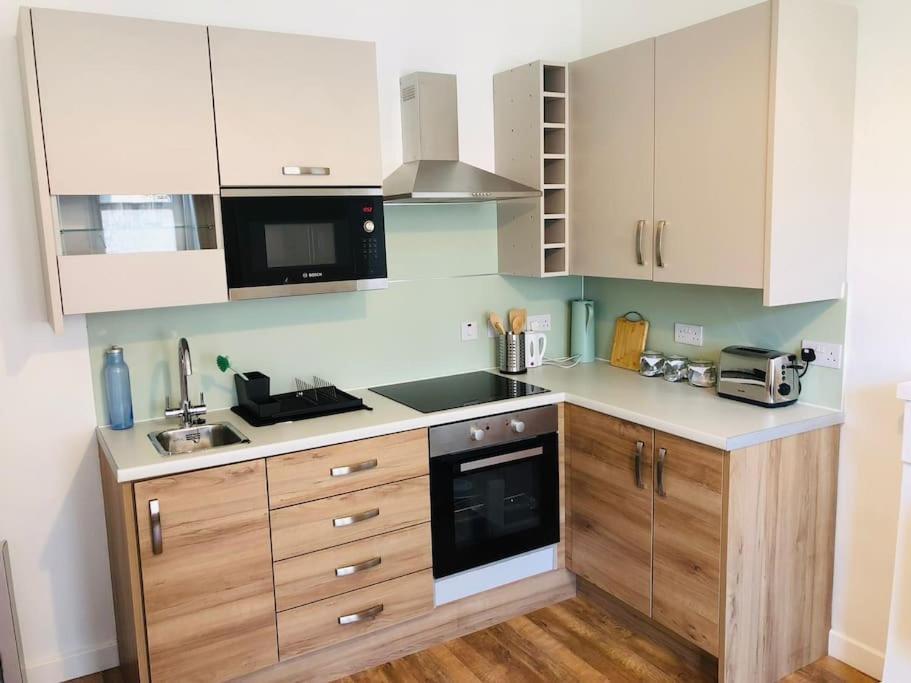 Flat 12A - Central, Modern, Bright Apartment With Free Wifi Oban Esterno foto